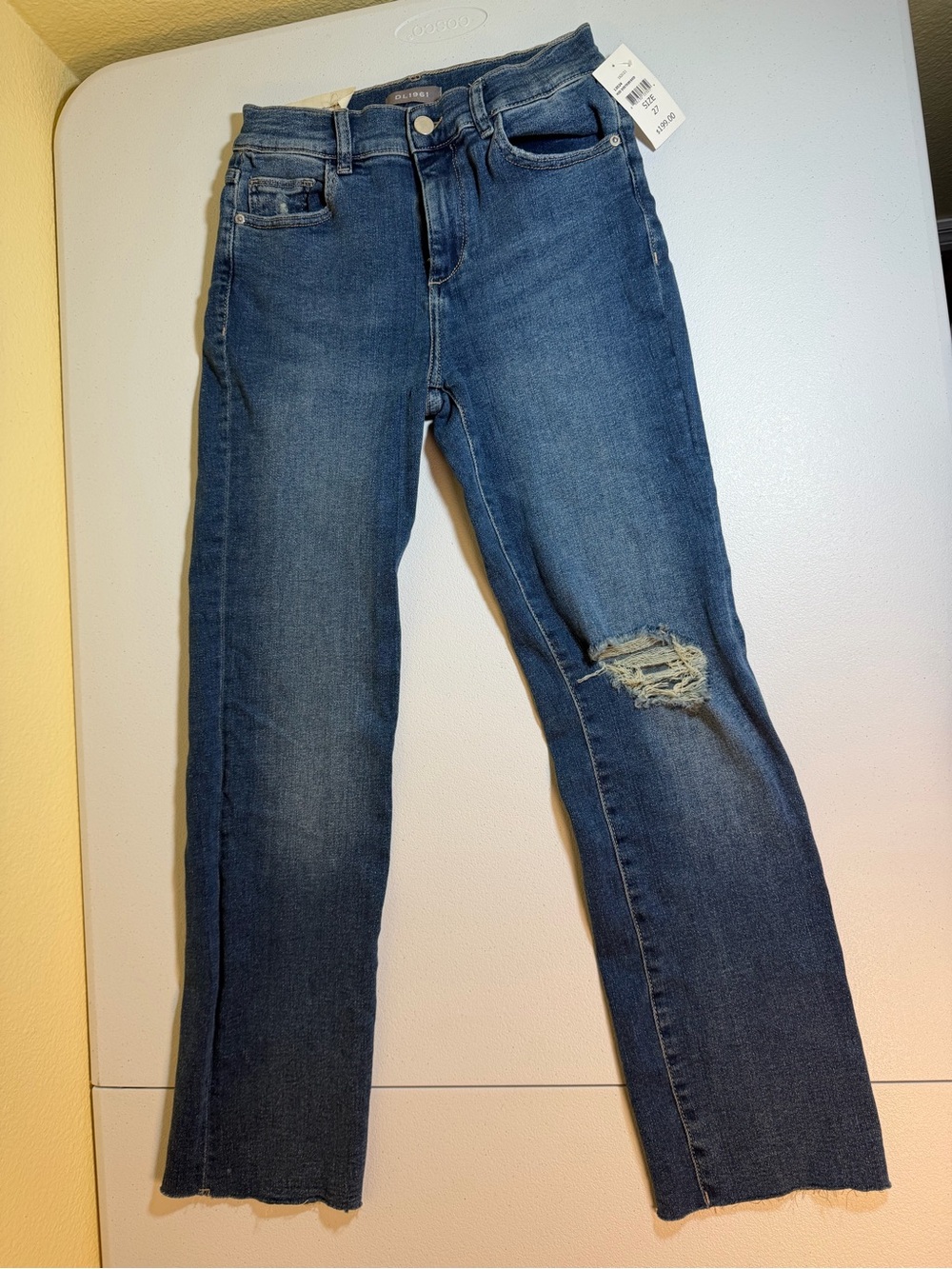 DL1961 NWT Distressed High Rise Straight Leg Jeans Size 27 Retail $199 - Picture 2 of 10